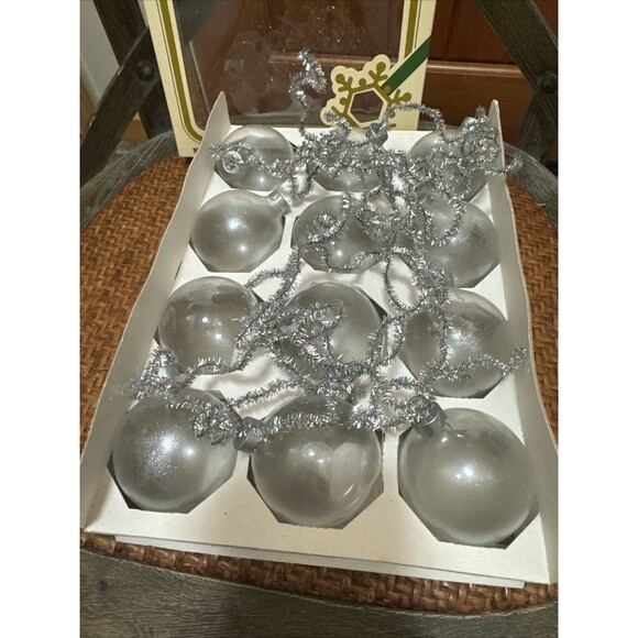 Vintage Pyramid Glass Ornaments Box ( 2.25") - 12  Clear Ball‎ Ornaments - Picture 7 of 10